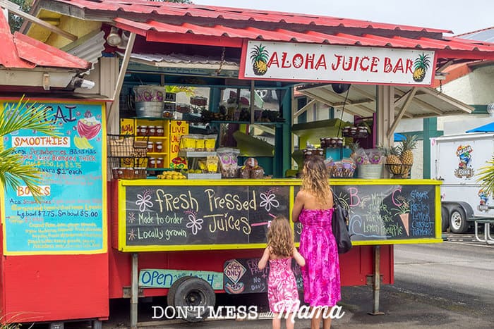 Photo of kids at a juice bar in Kauai