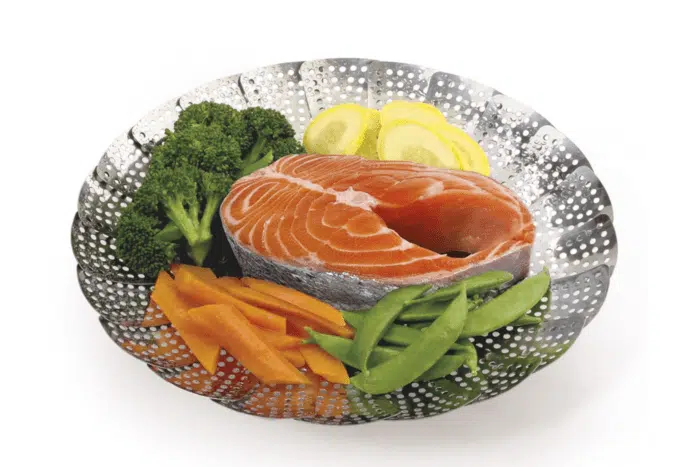  Steamer with salmon and veggies