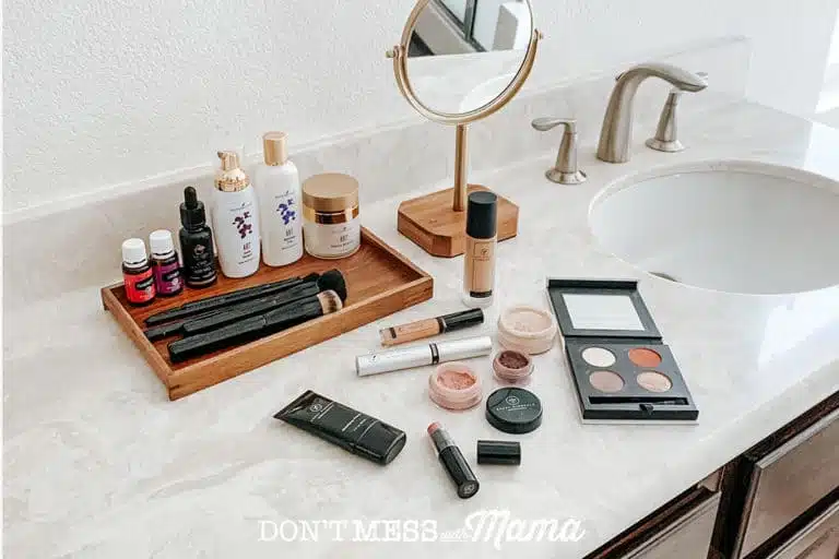 My Favorite Natural Clean Makeup - Don't Mess with Mama
