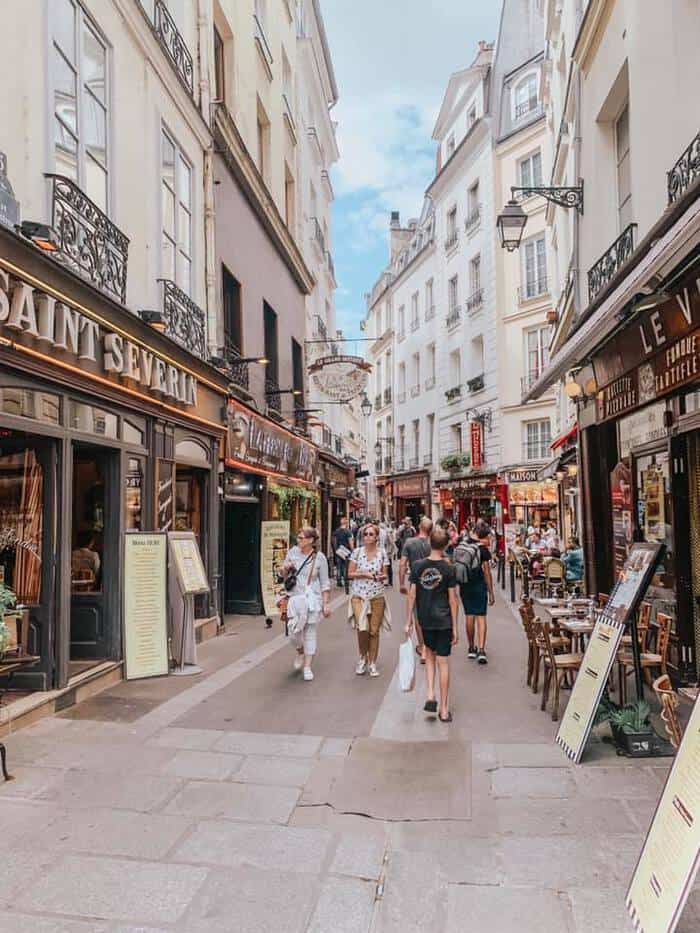 people shopping in the Latin Quarter and St. Germain