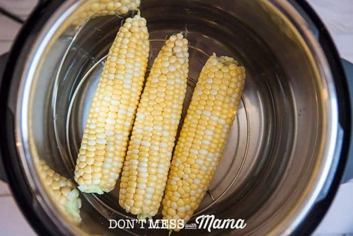 3 Corn on the Cobs in an instant pot