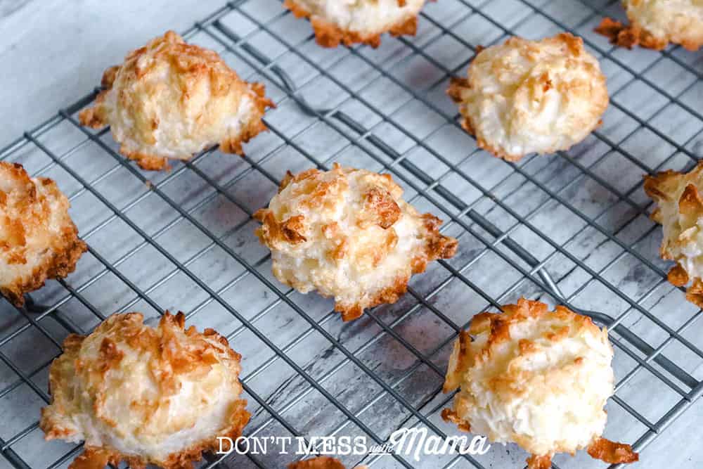 Low-Carb Coconut Macaroons